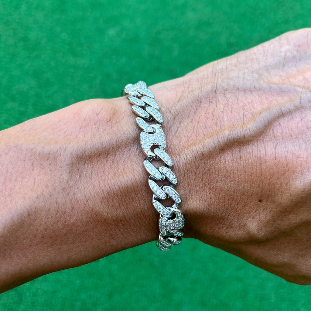 RICH DIAMOND GUCCI LINK BRACELET (Gold Plated)