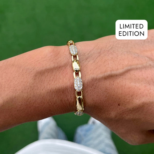 RICH TURTLE DIAMOND BRACELET (First Class)