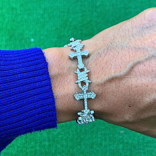 RICH CROSS DIAMOND BRACELET
