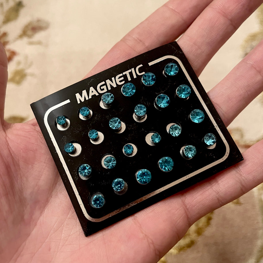 RICH MAGNETIC BABY BLUE DIAMOND EARRING (Mıknatıslı)